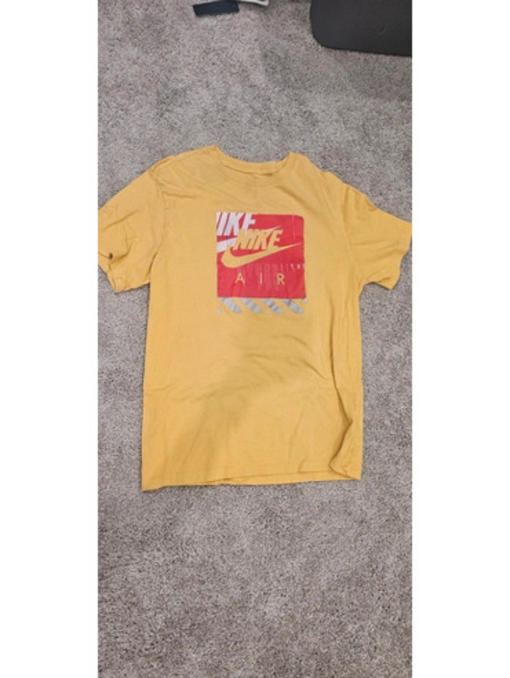 Nike Air Graphic T-Shirt Men’s Medium Mustard Yellow Red Swoosh Logo Tee